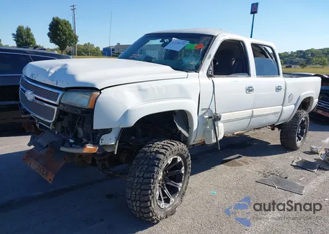 2006 Chevrolet Silverado K2500 Heavy Duty из США, поврежденный, VIN 1GCHK23236F124727